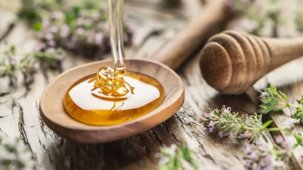 honey in eyes benefits